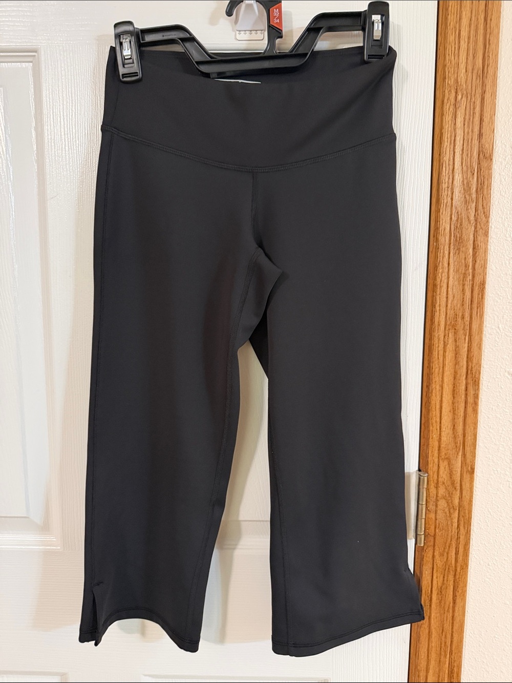 New Balance Black Crop Active Yoga Pants size S- Fits better a petite frame
